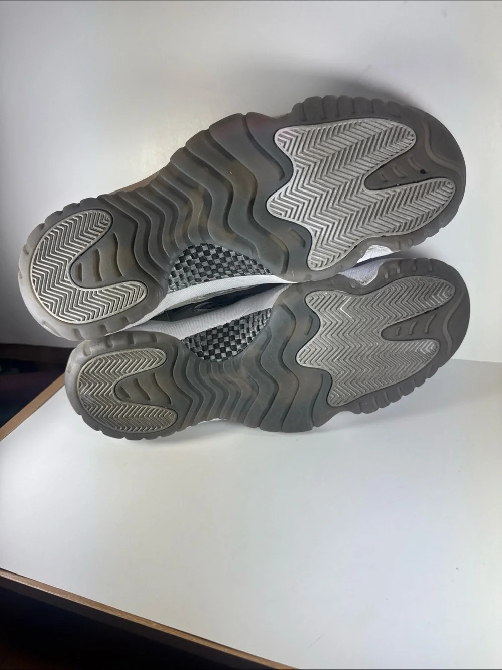 Men's Size 14 Air Jordan 11 Retro Low LE Grey Athletic Sneakers - Picture 9 of 12